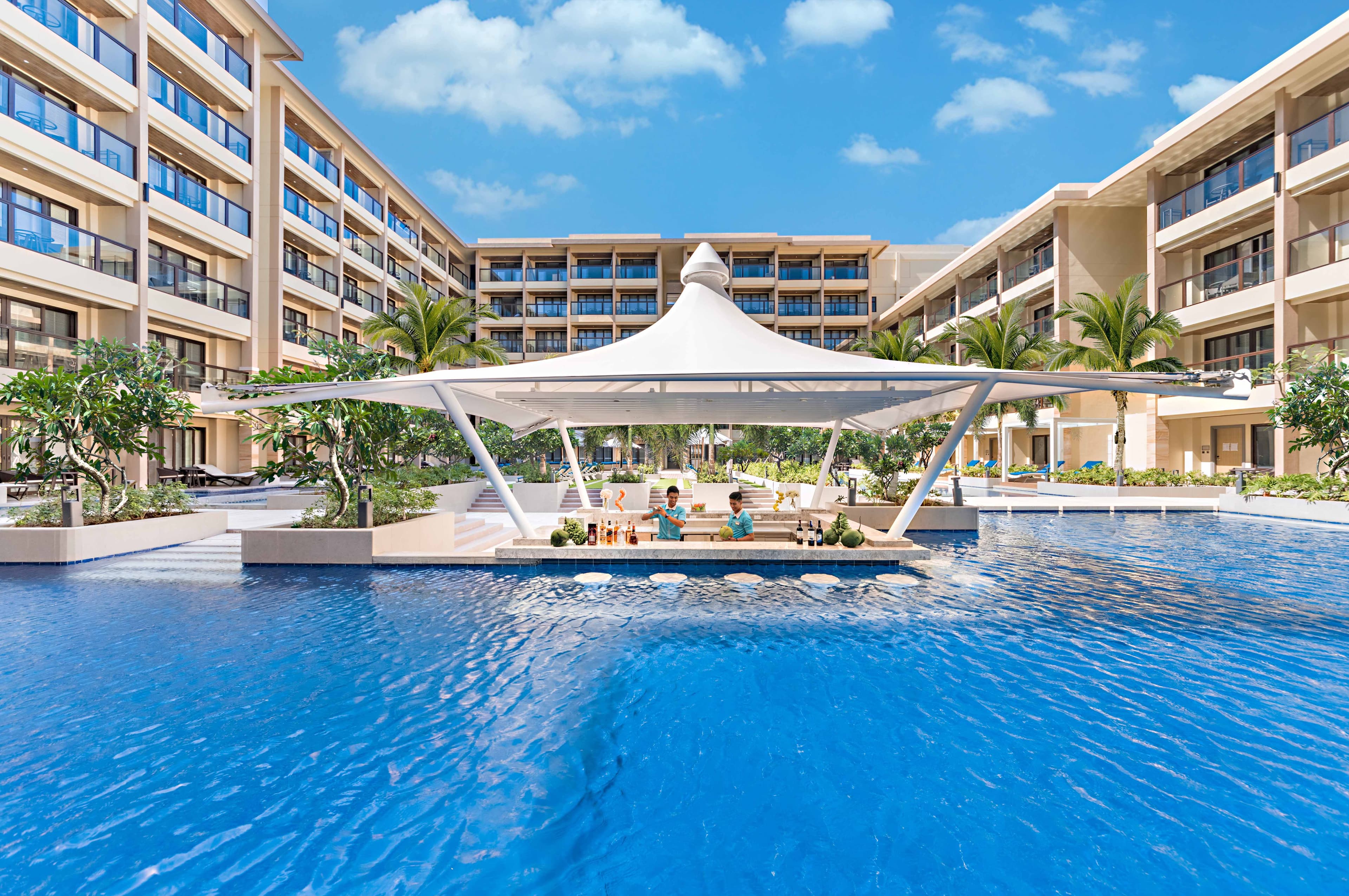 Pool Bar